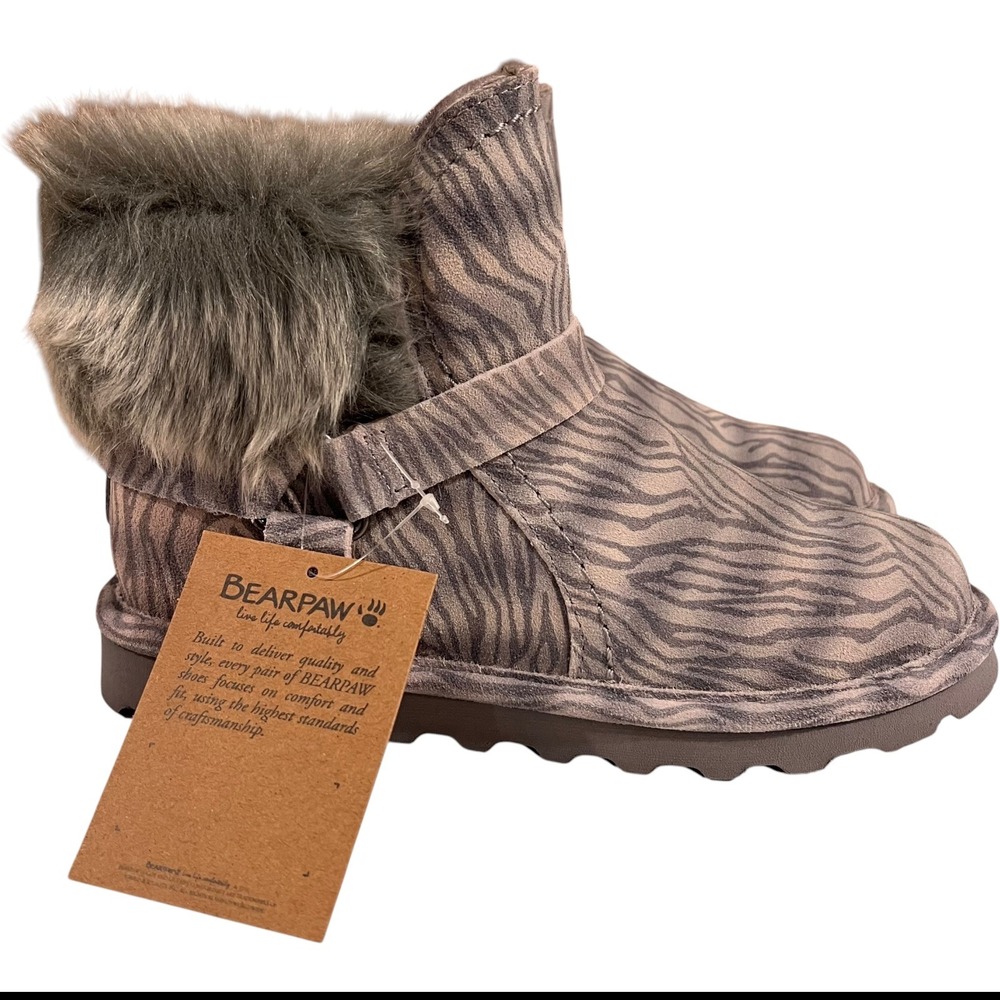 Bearpaw Konnie Boots Womens 8 White Tiger Animal Print Faux Fur NeverWet 2777W